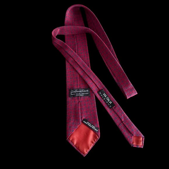 Gianfranco Ferretti 100% Silk Red Blue Geometric Pattern Tie Handcrafted Italy - Picture 3 of 9